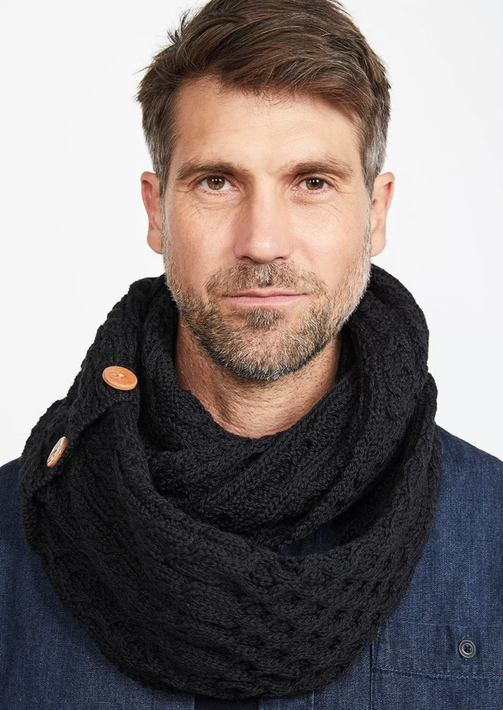 Scarves^Aran Woollen Mills Aran Buttoned Snood | Black