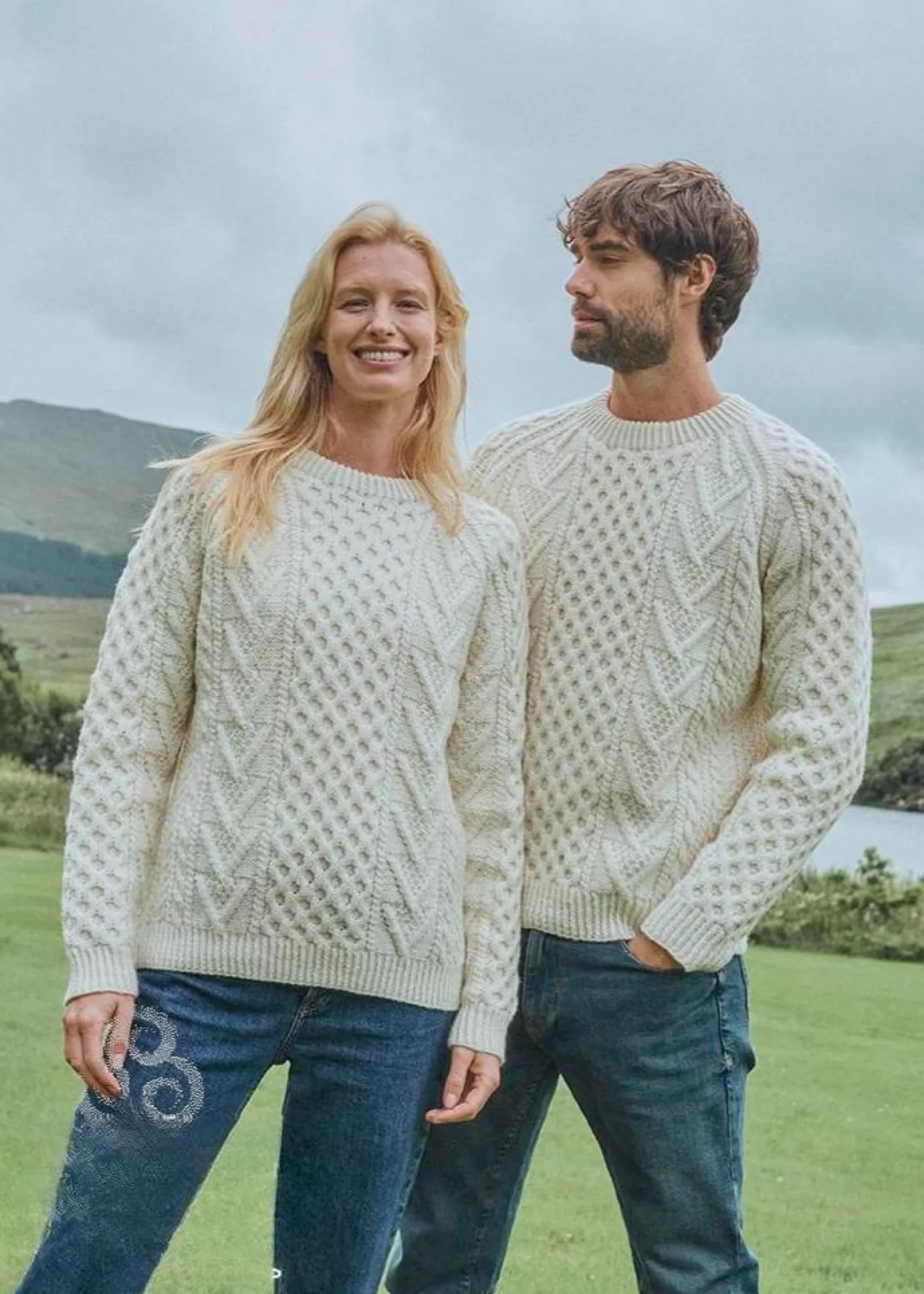 Aran Sweaters | Aran Sweaters^Aran Woollen Mills Aran Handknit Crew Neck Sweater | Natural