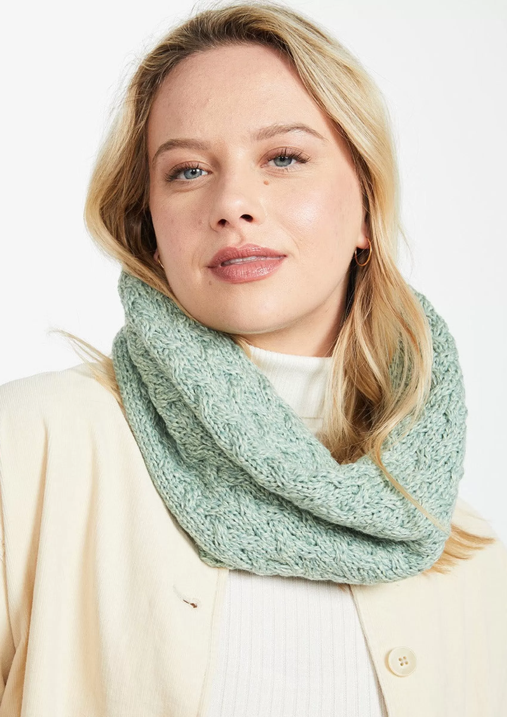 Scarves^Aran Woollen Mills Aran Infinity Cable Scarf | Mint