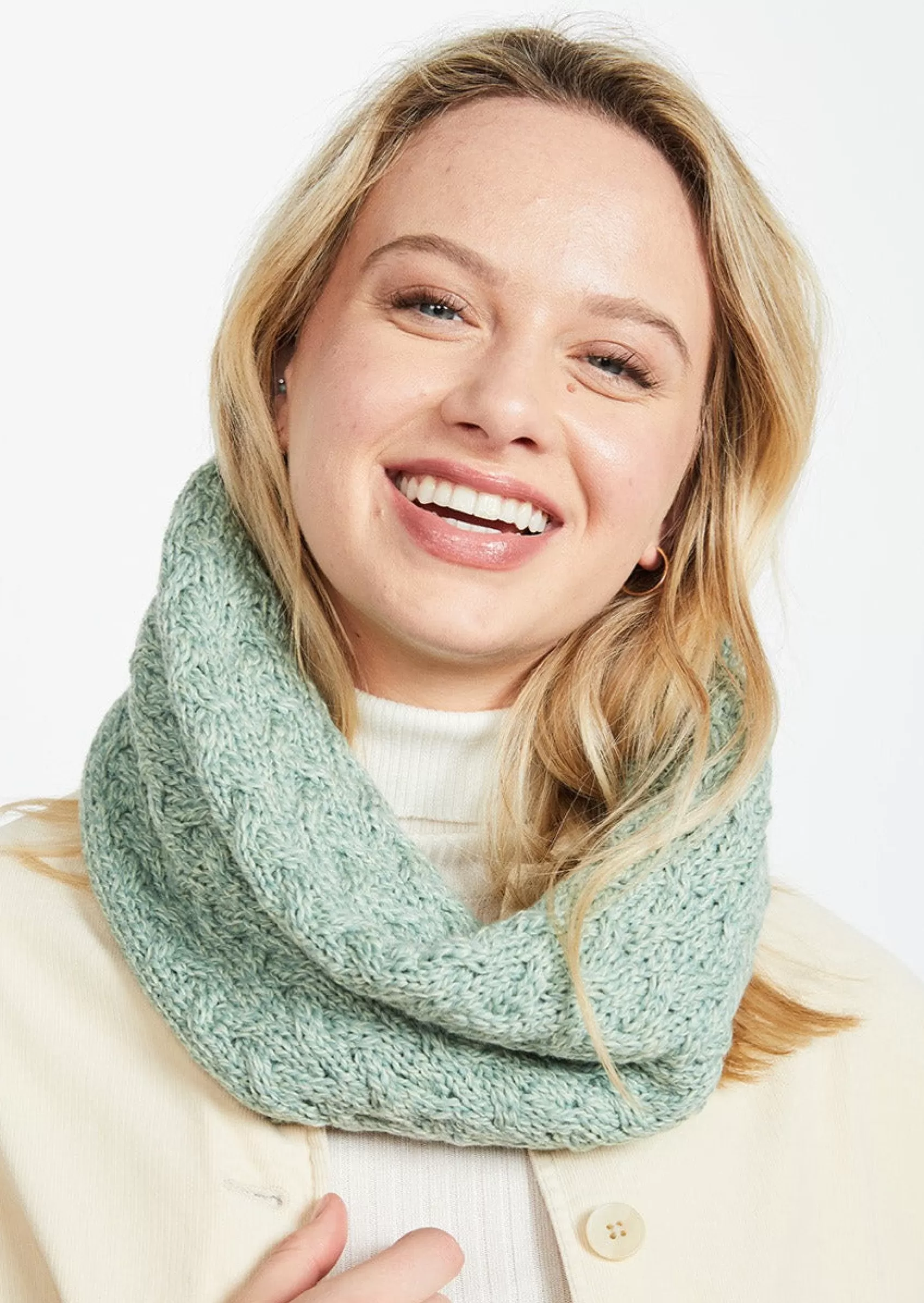 Scarves^Aran Woollen Mills Aran Infinity Cable Scarf | Mint