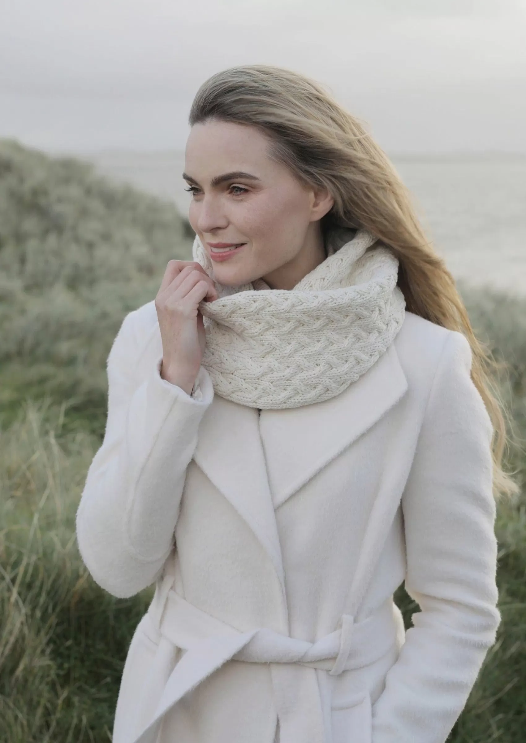 Scarves^Aran Woollen Mills Aran Infinity Cable Scarf | Natural