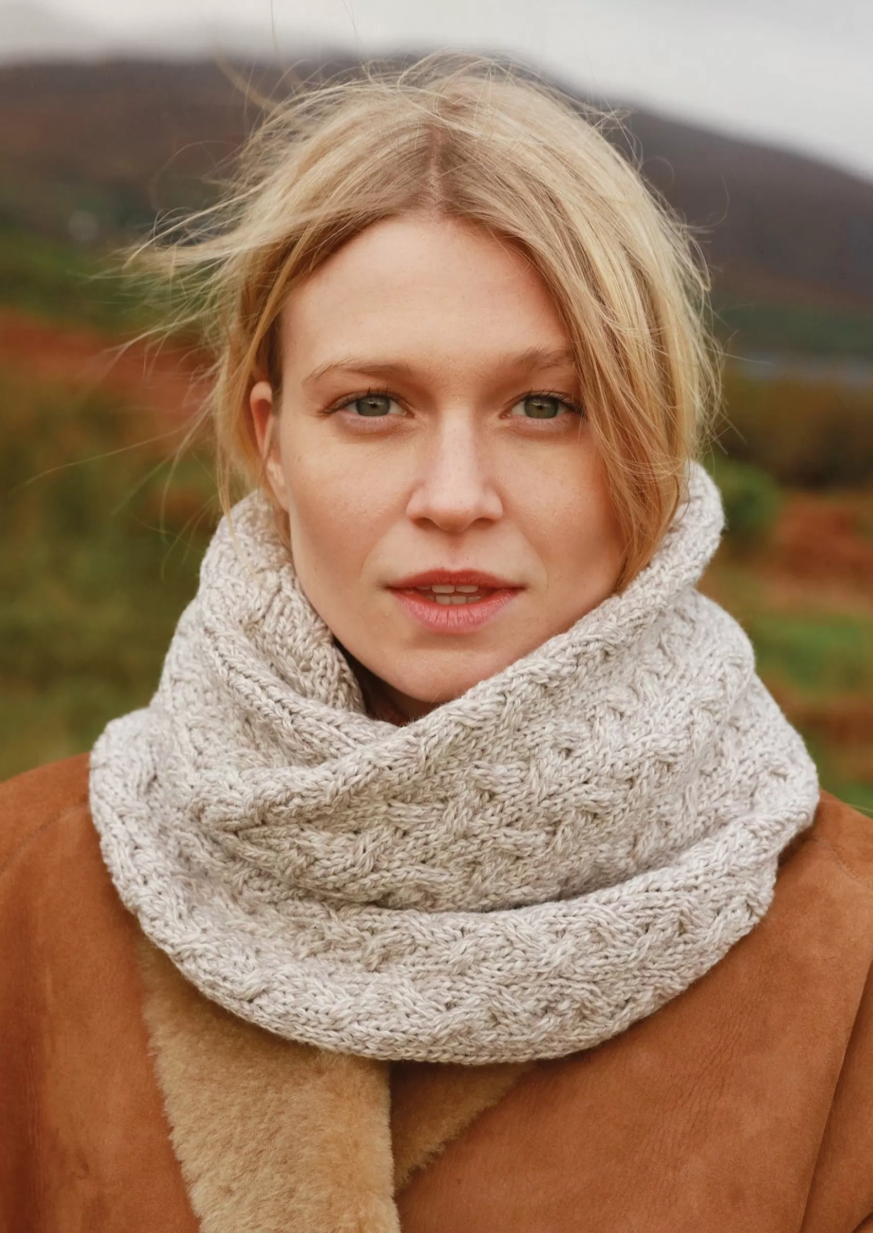 Scarves^Aran Woollen Mills Aran Infinity Cable Scarf | Oatmeal