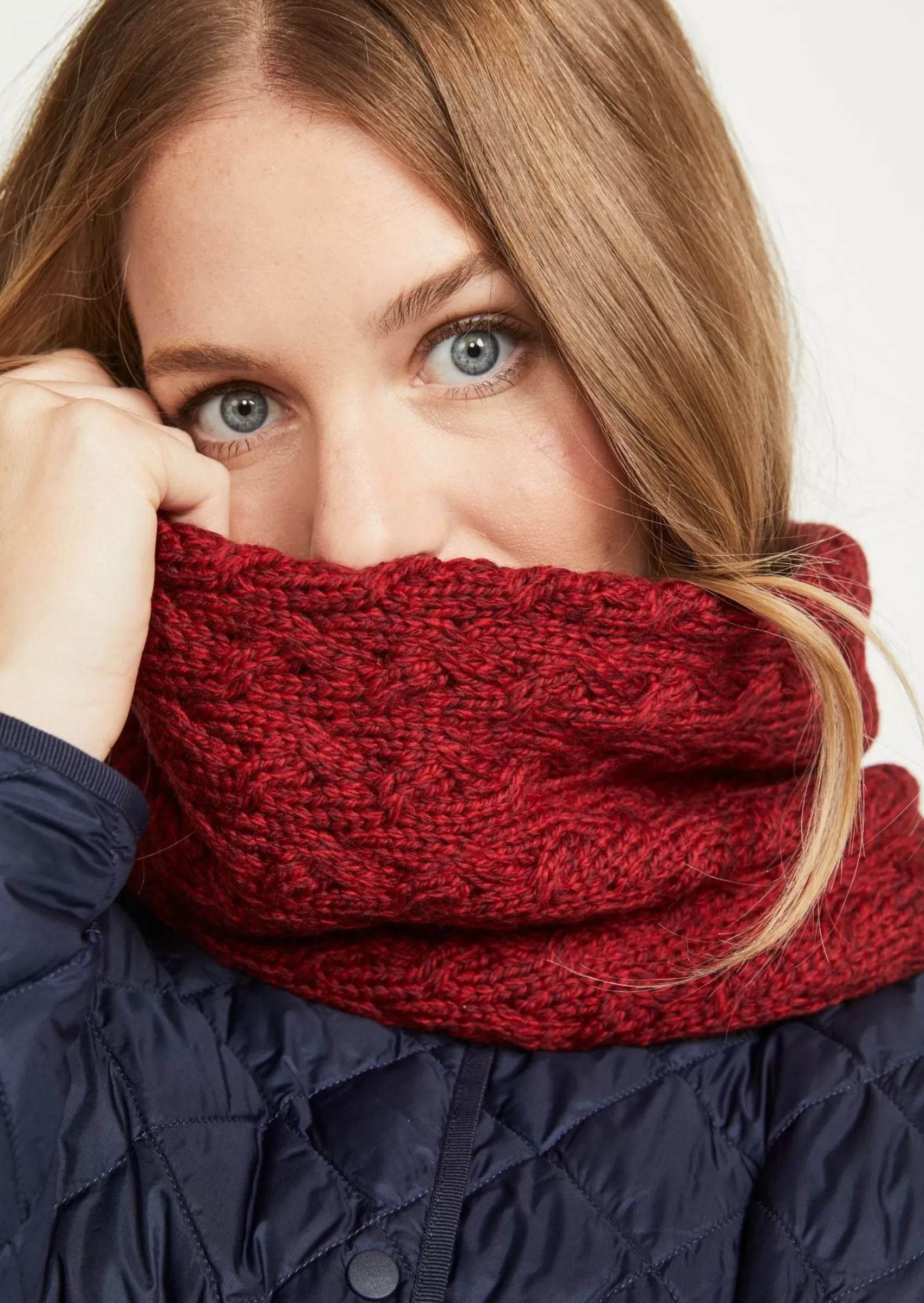 Scarves^Aran Woollen Mills Aran Infinity Cable Scarf | Red