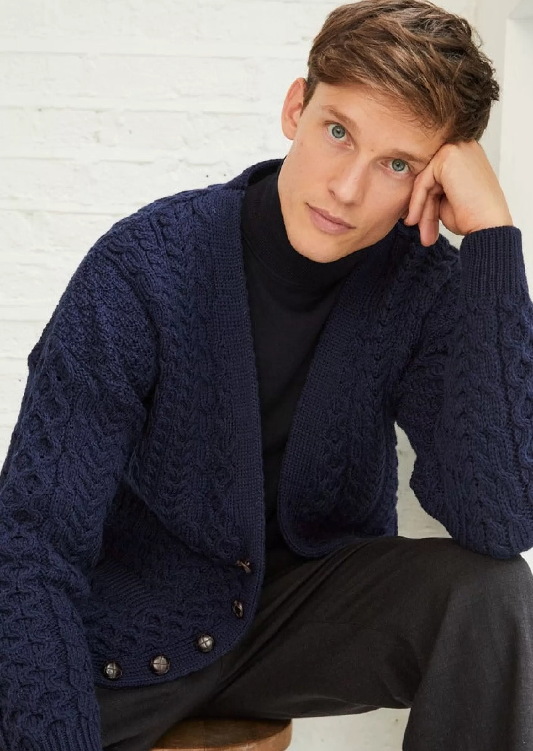 Aran Sweaters | Aran Cardigans^Aran Woollen Mills Aran Men's V-Neck Cardigan | Navy