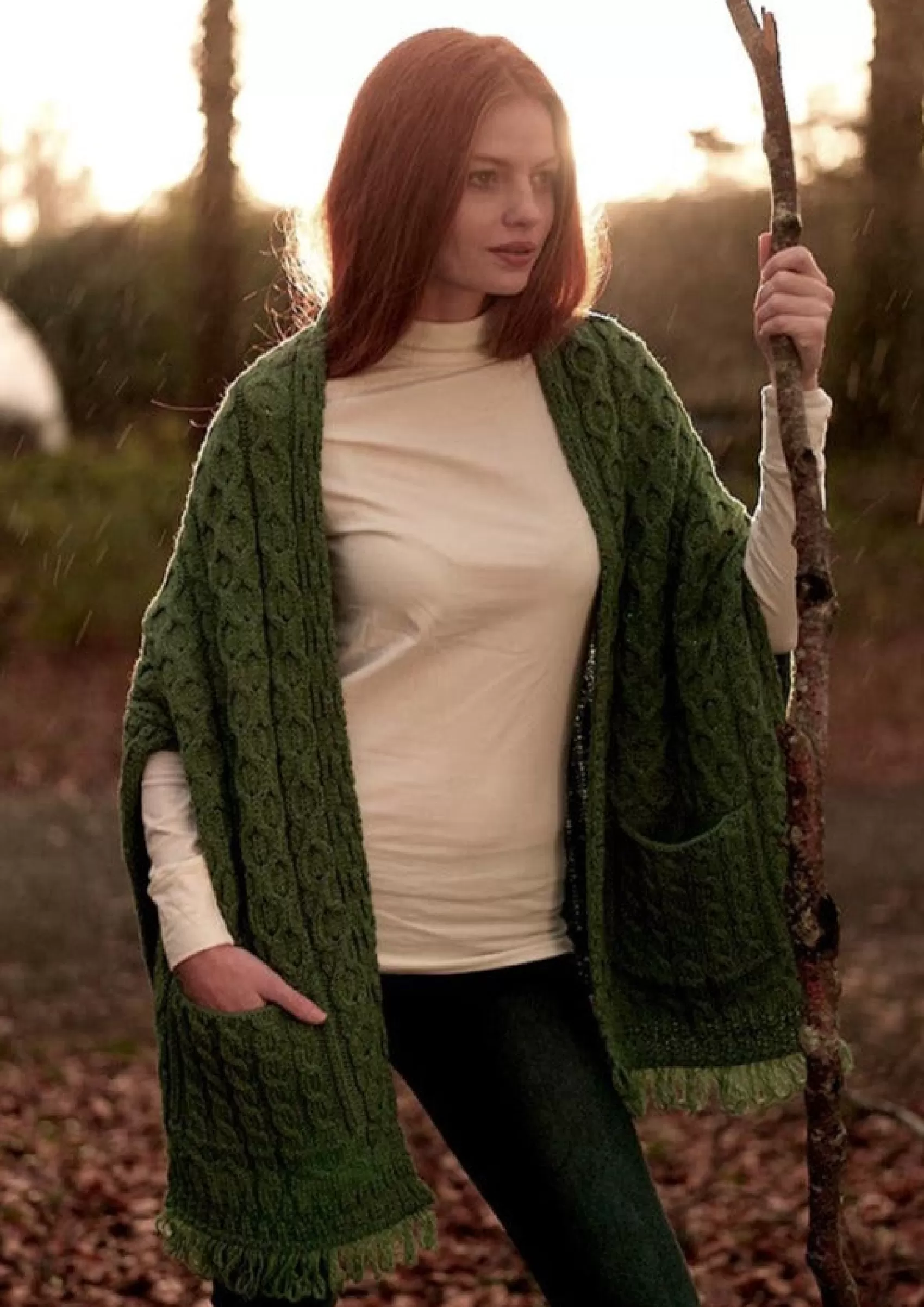 Ponchos / Capes / Shawls^Aran Woollen Mills Aran Pocket Shawl | Green