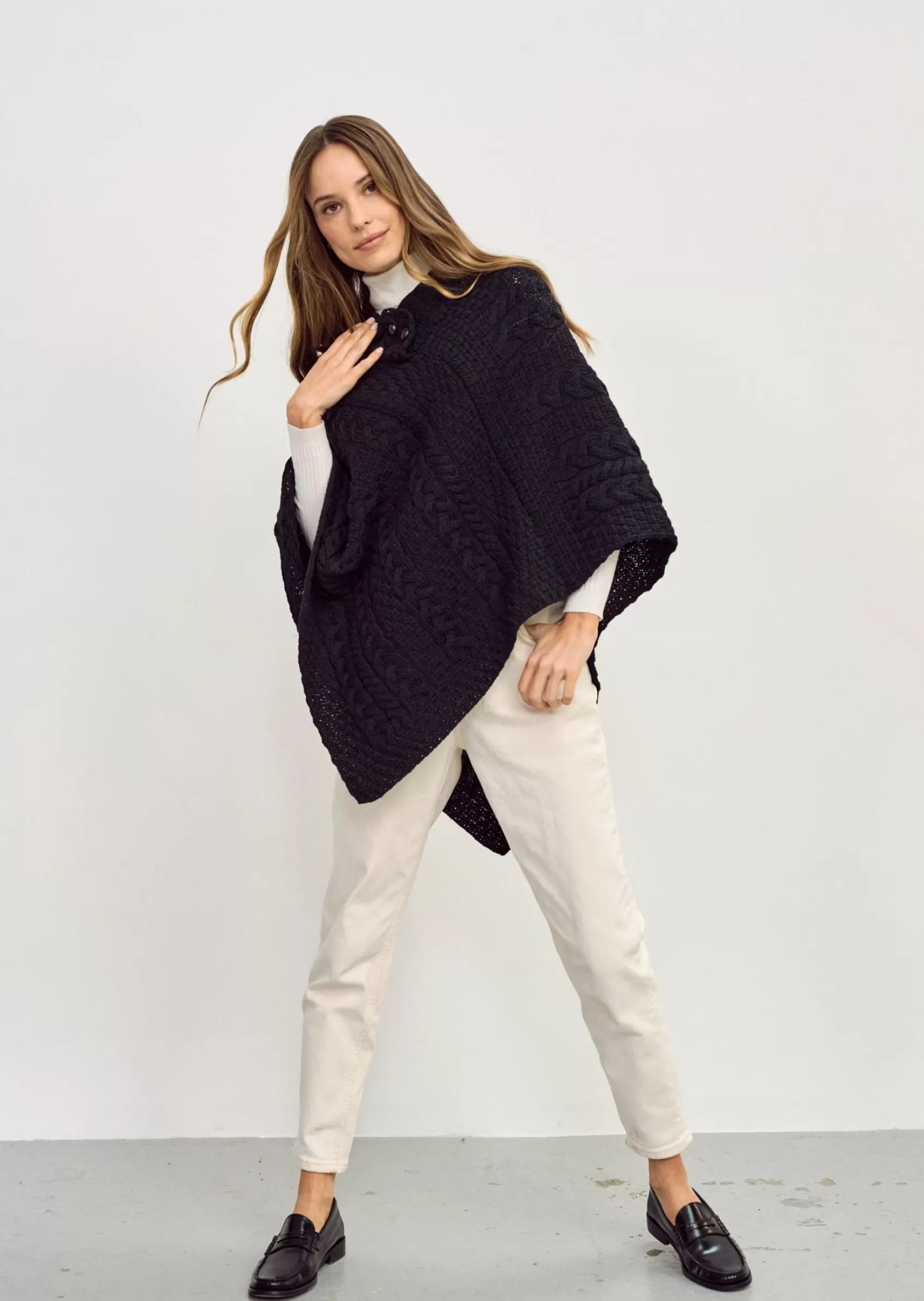 Ponchos / Capes / Shawls^Aran Woollen Mills Aran Poncho | Black