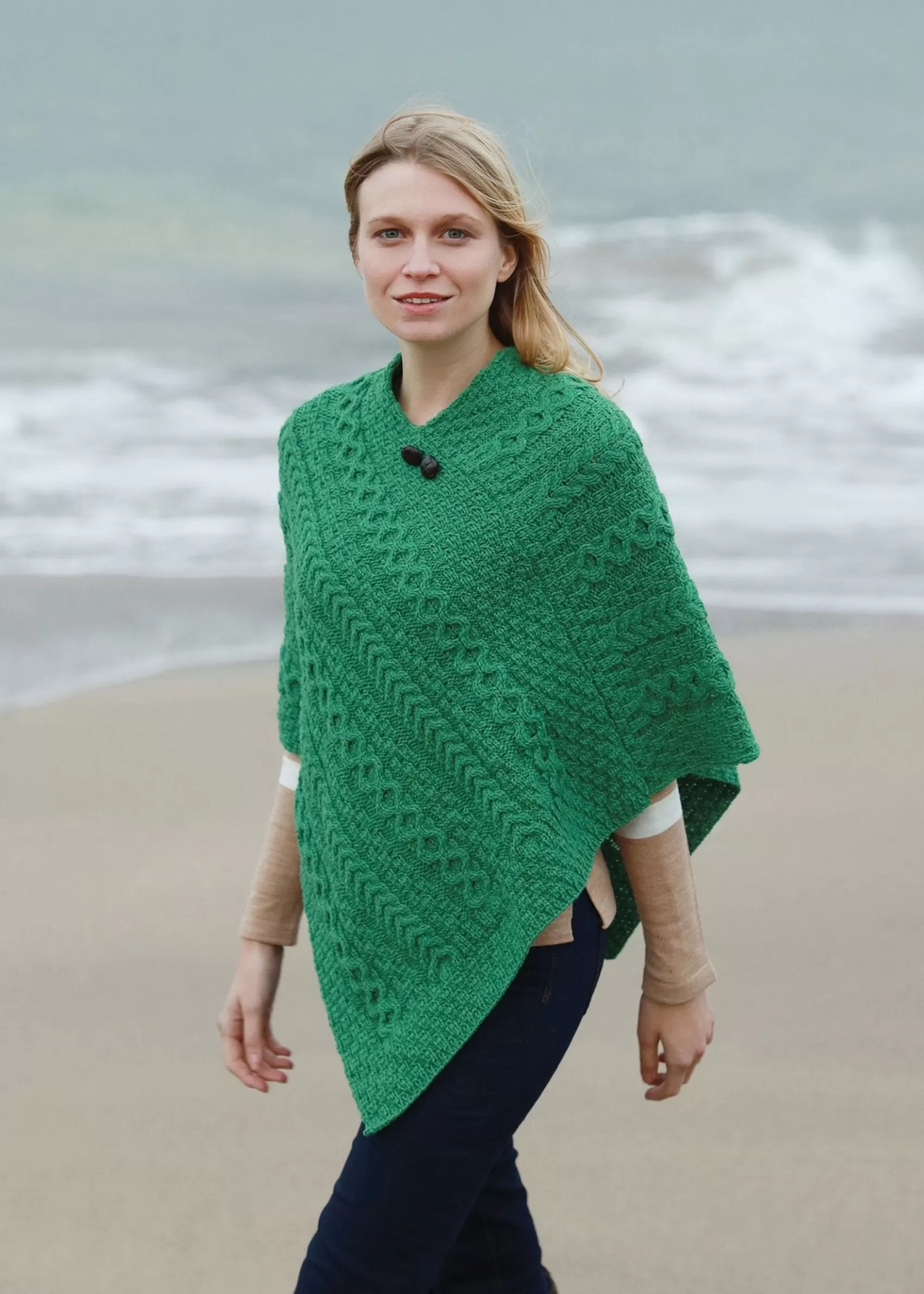 Ponchos / Capes / Shawls^Aran Woollen Mills Aran Poncho | Green