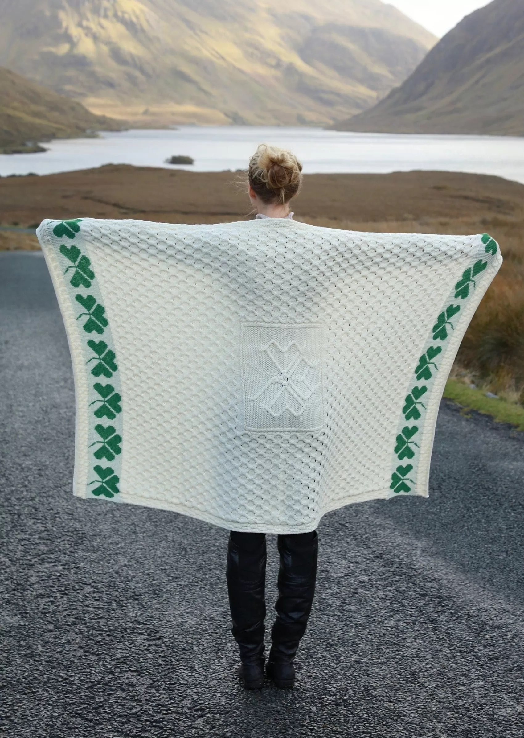 Blankets & Throws | Wool Blankets^Aran Woollen Mills Aran Shamrock Blanket | Natural