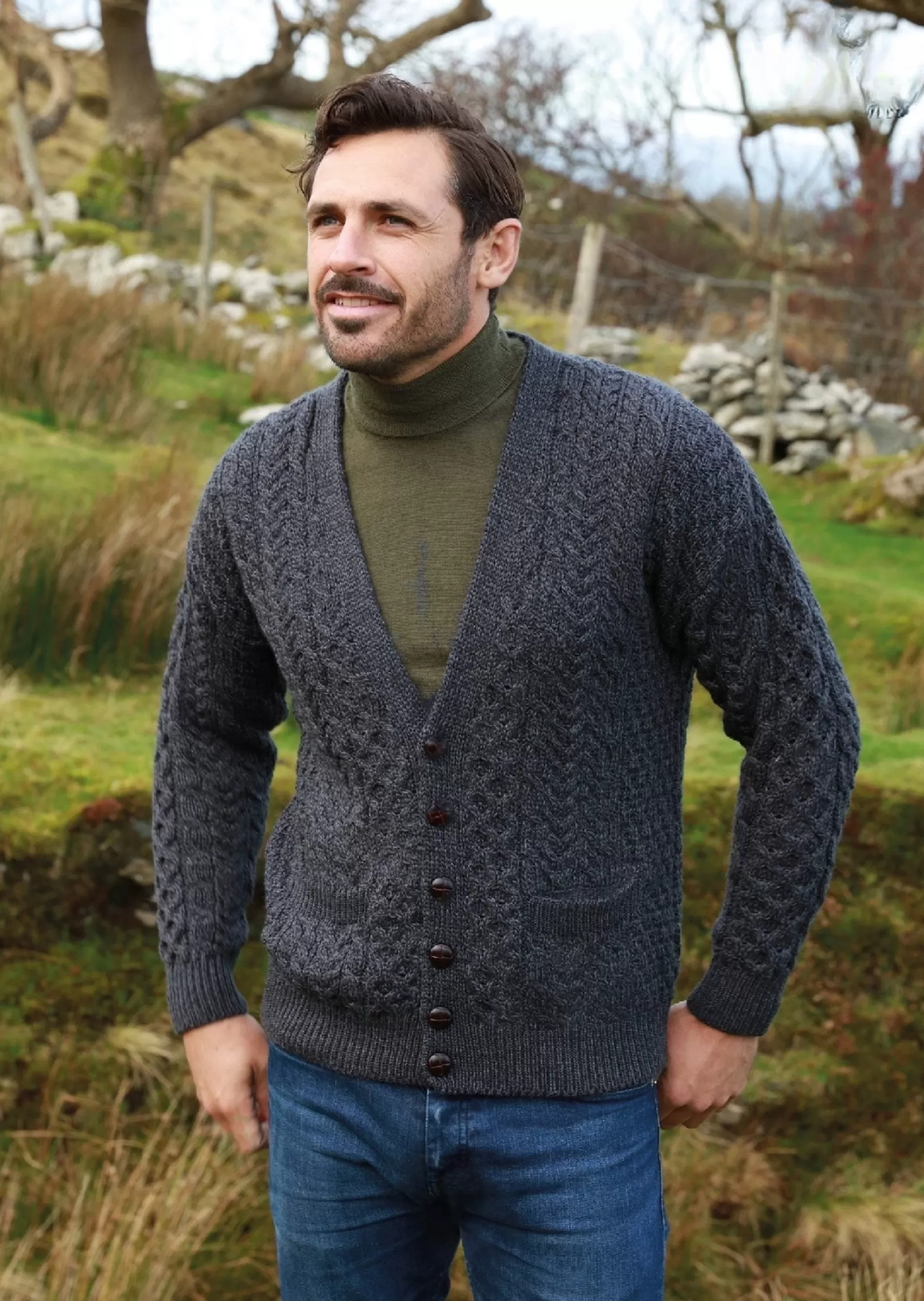 Aran Sweaters | Aran Cardigans^Aran Woollen Mills Aran V-Neck Cardigan | Charcoal