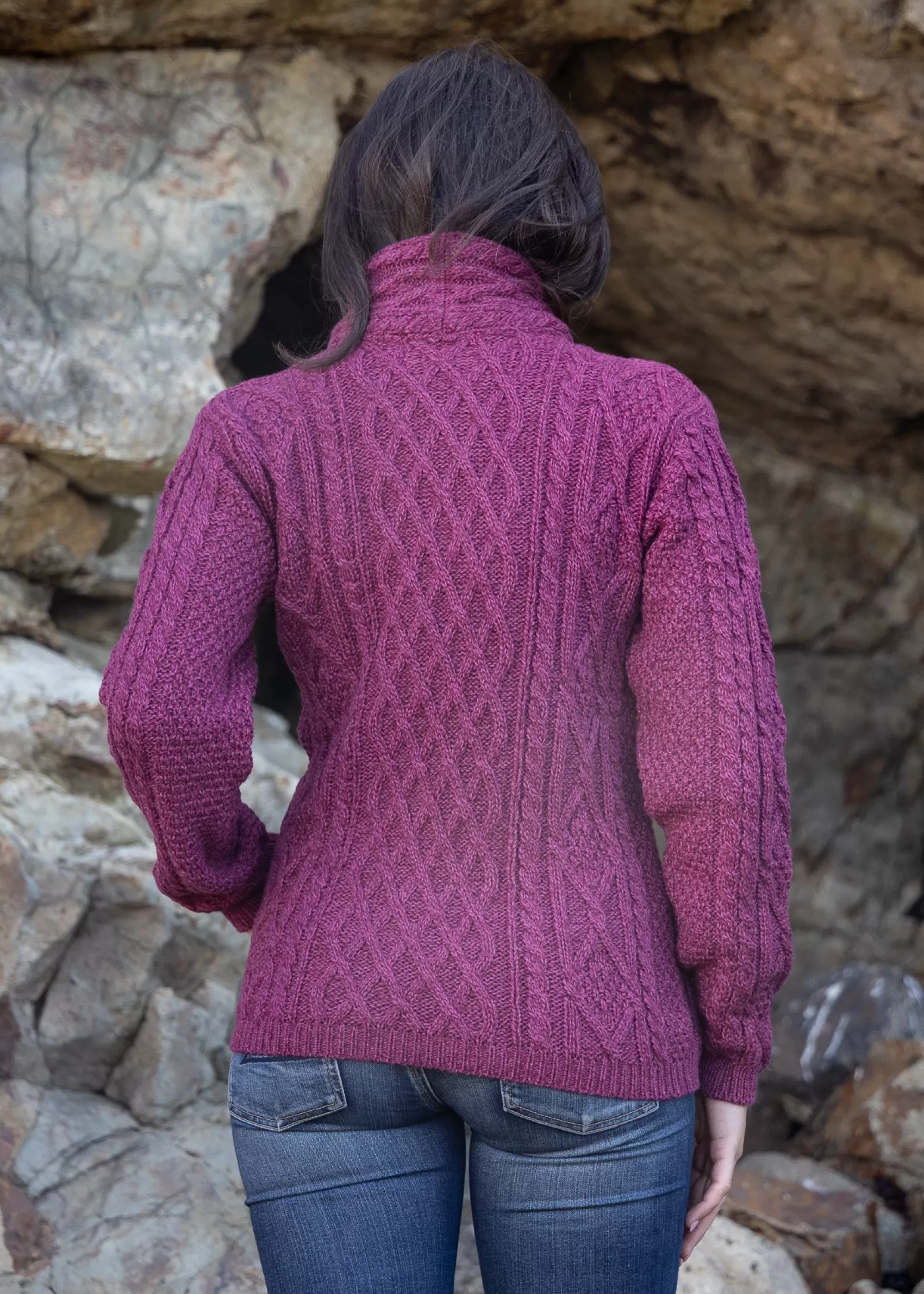 Aran Sweaters | Aran Cardigans^Original Aran Company Claddagh Side Zip Aran Cardigan | Raspberry