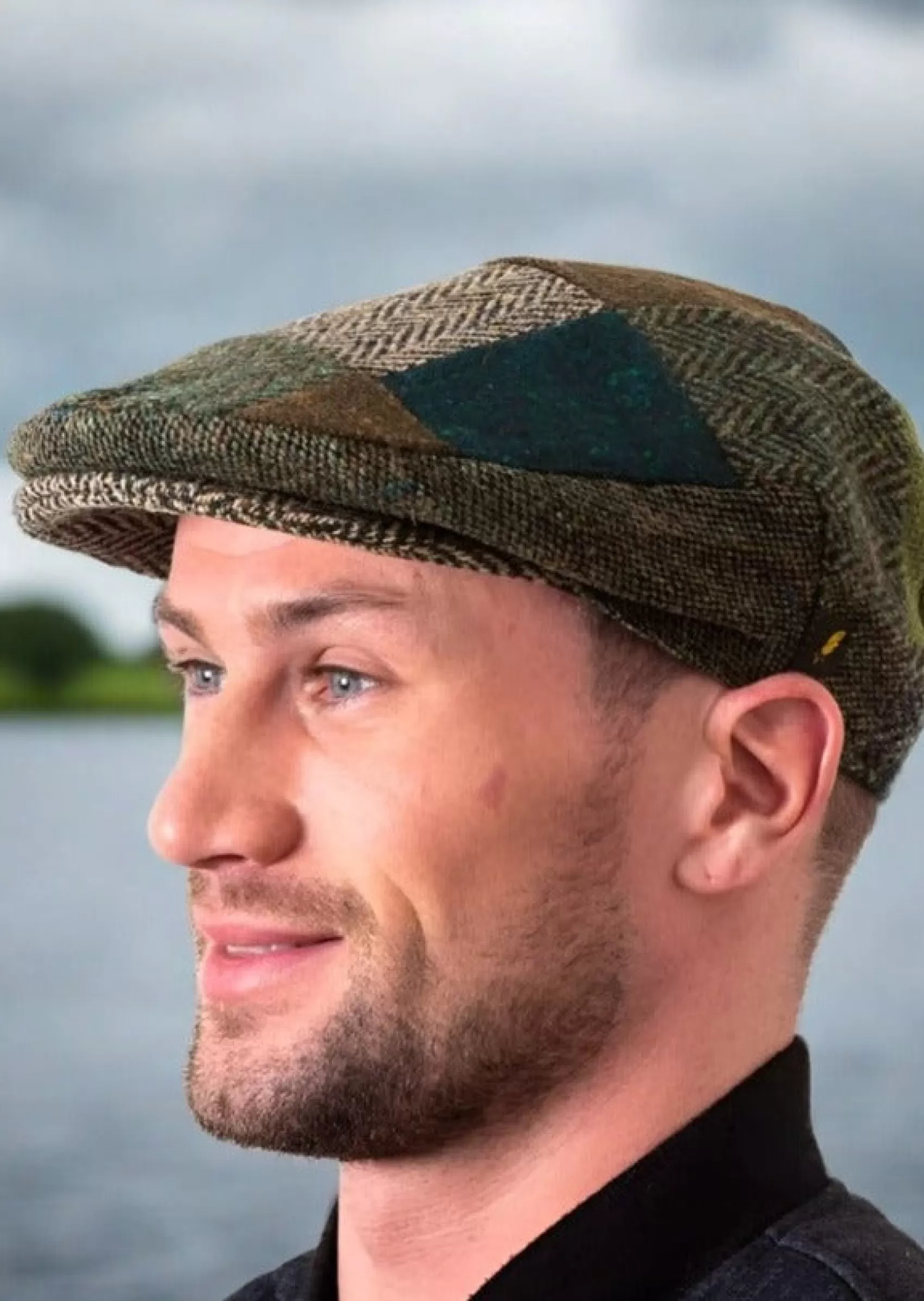 Traditional Hats^Hatman of Ireland Donegal Tweed Cap | Green Patch