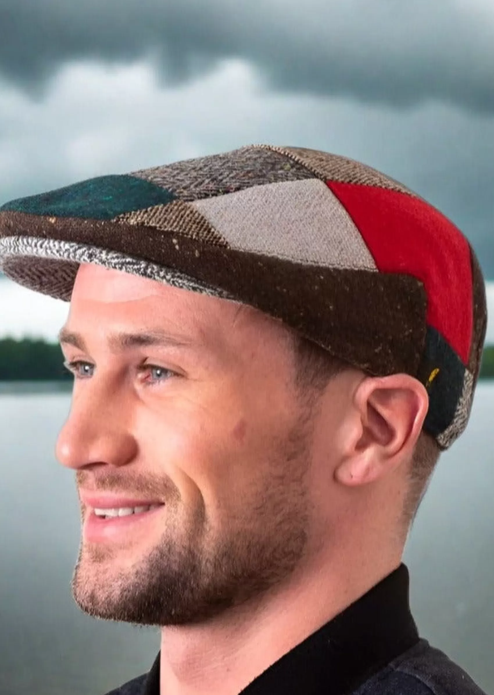 Traditional Hats^Hatman of Ireland Donegal Tweed Cap | Red Patch