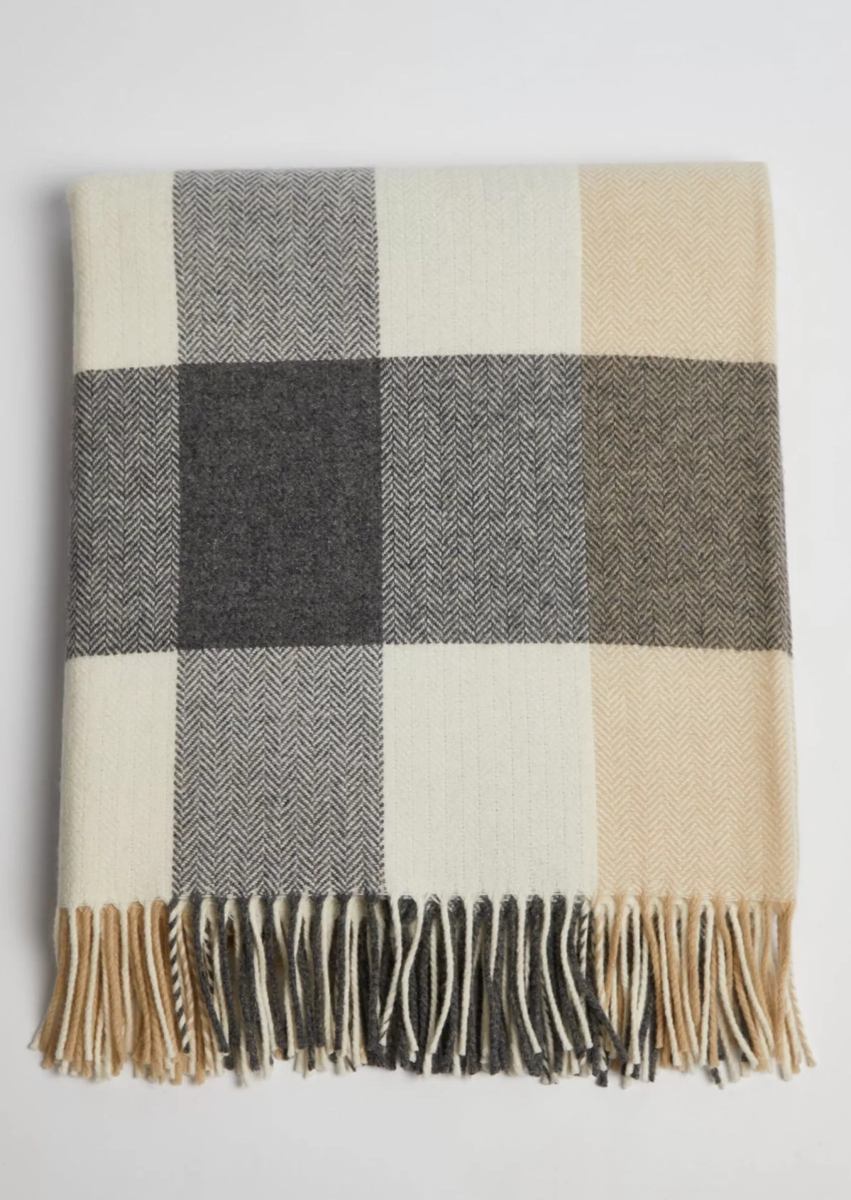 Blankets & Throws^Foxford Lambswool Throw | Charcoal Grey Check