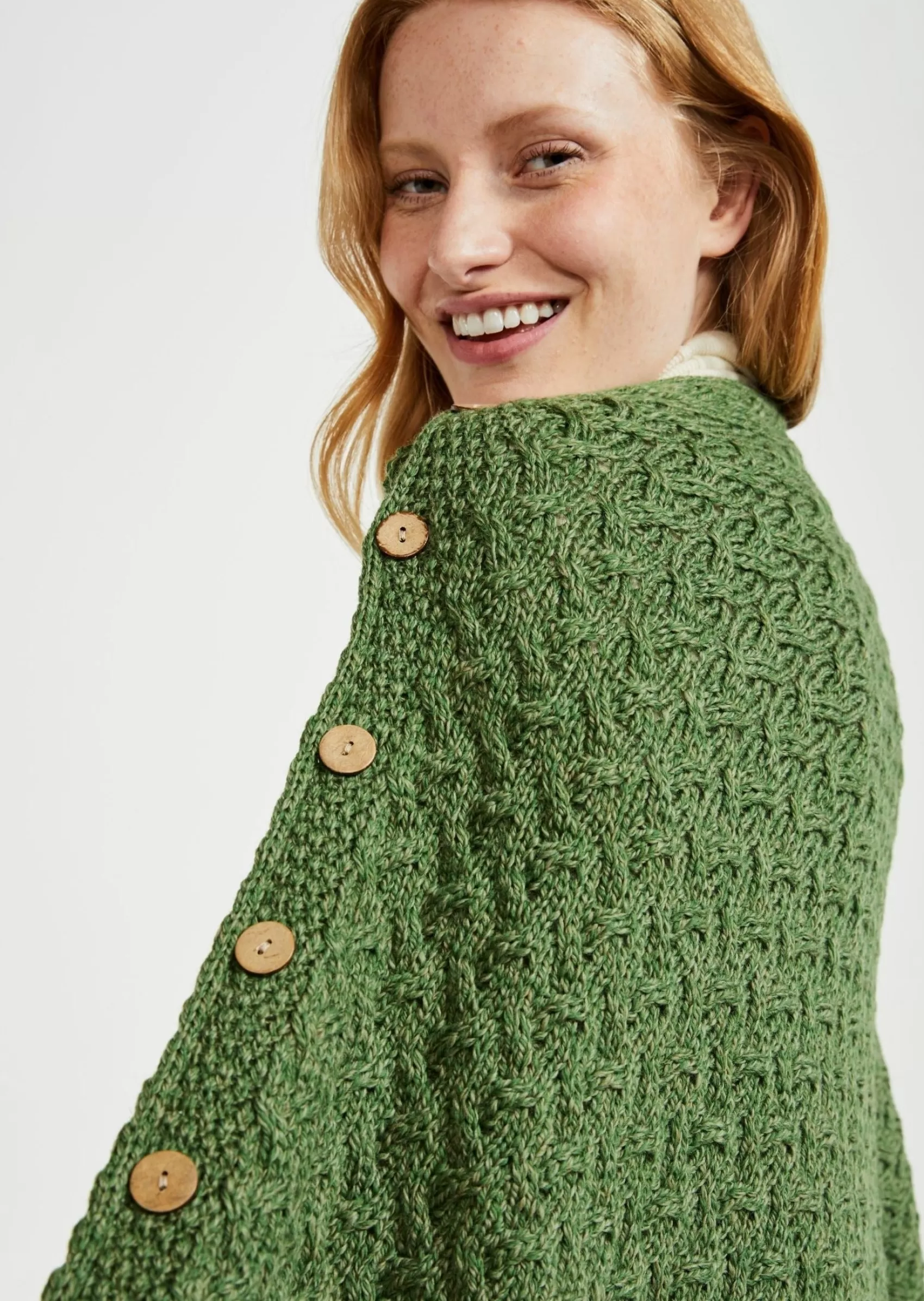 Aran Sweaters | Ponchos / Capes / Shawls^Aran Woollen Mills Glenbeigh Aran Cape | Green