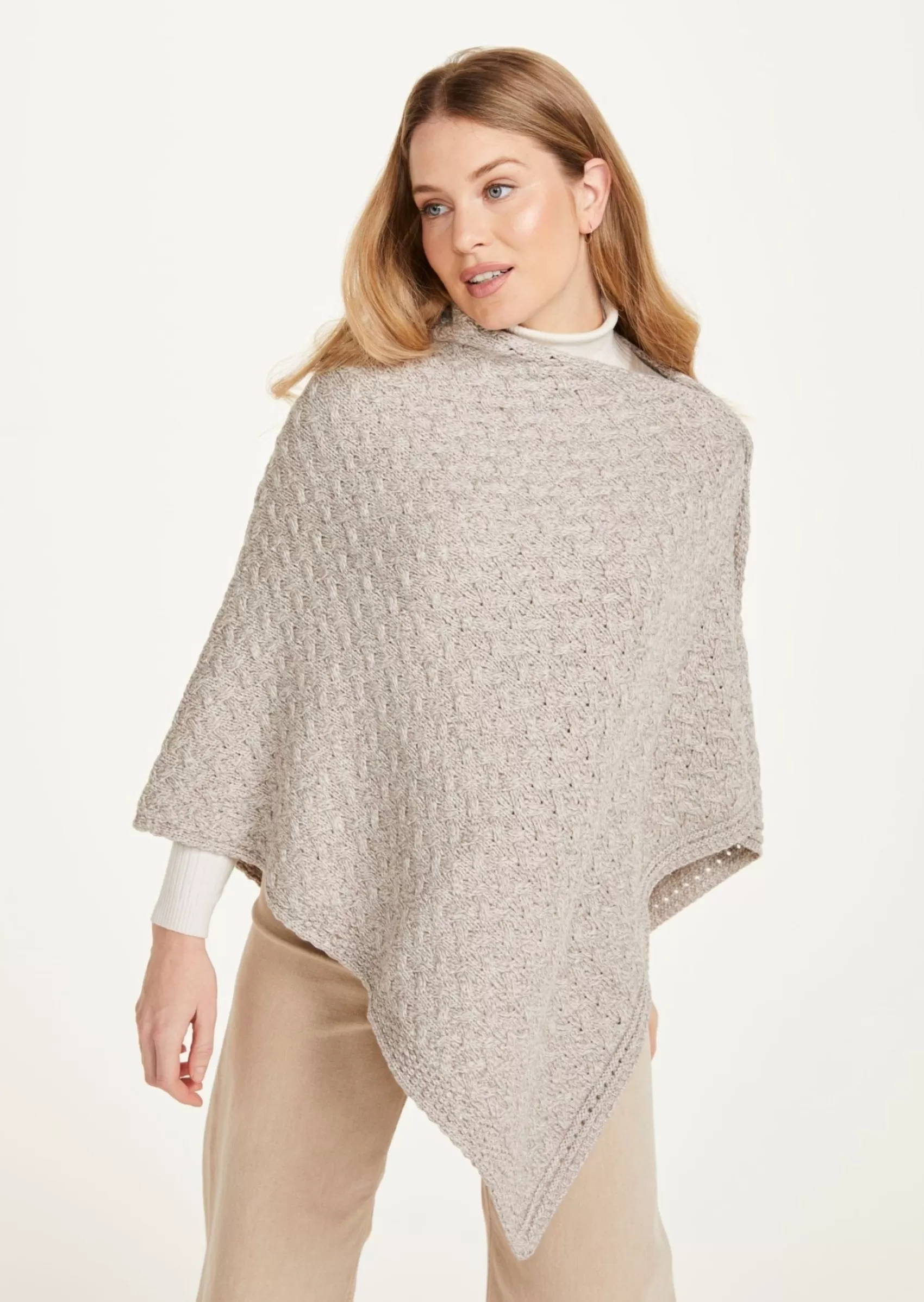 Aran Sweaters | Ponchos / Capes / Shawls^Aran Woollen Mills Glenbeigh Aran Cape | Oatmeal