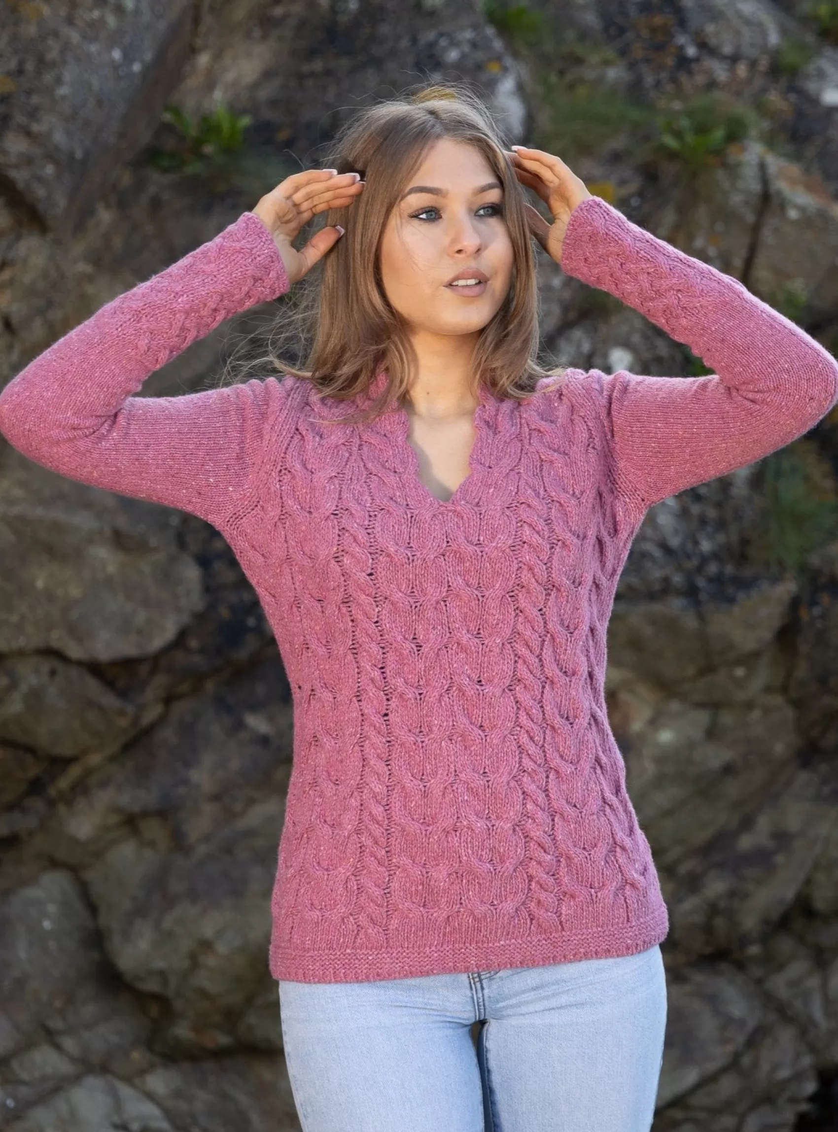 Aran Sweaters^Irelands Eye Knitwear Horseshoe V Neck Aran Sweater | Bubblegum