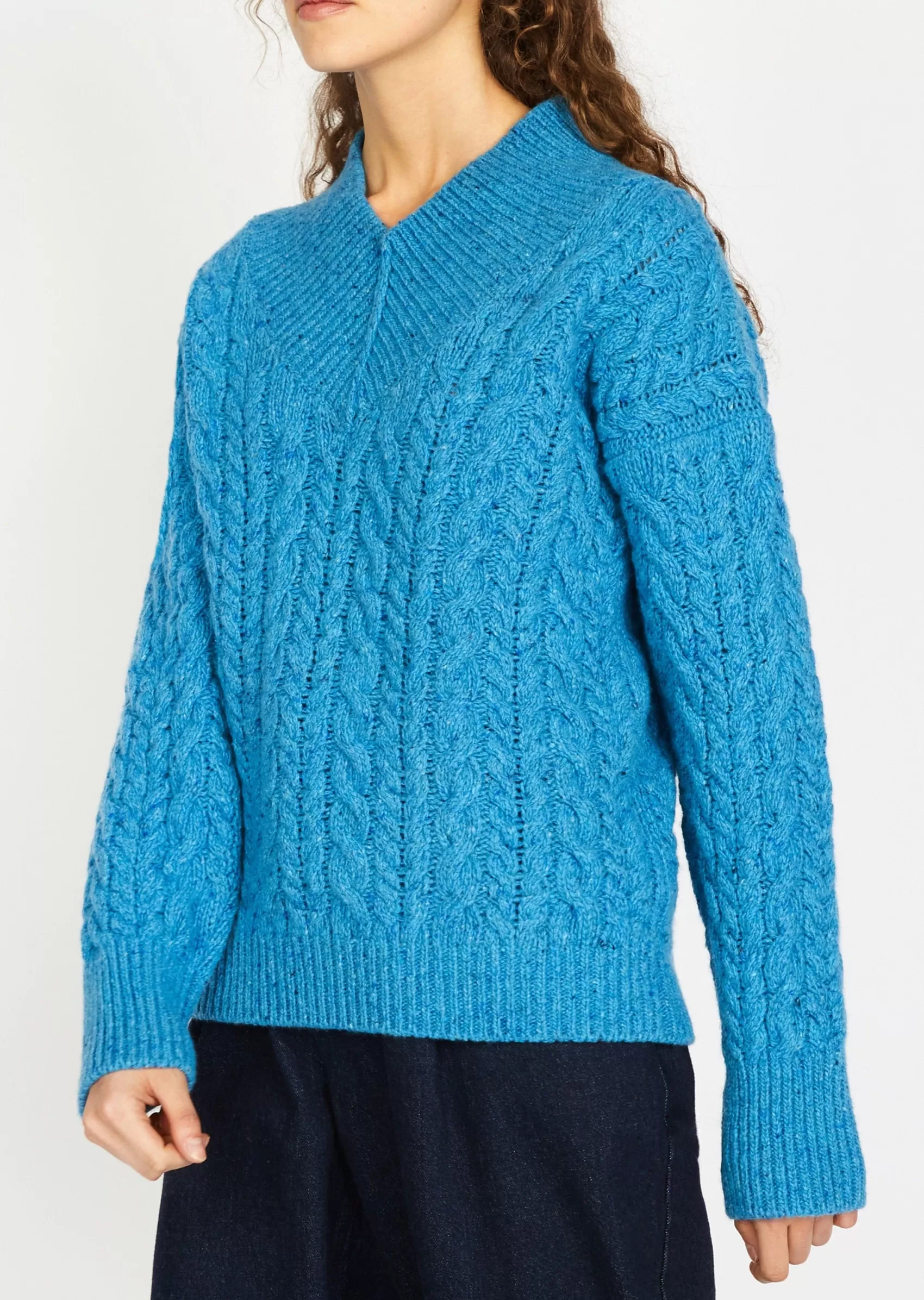 Aran Sweaters^Irelands Eye Knitwear IrelandsEye Cable V-neck Aran Sweater | Blue