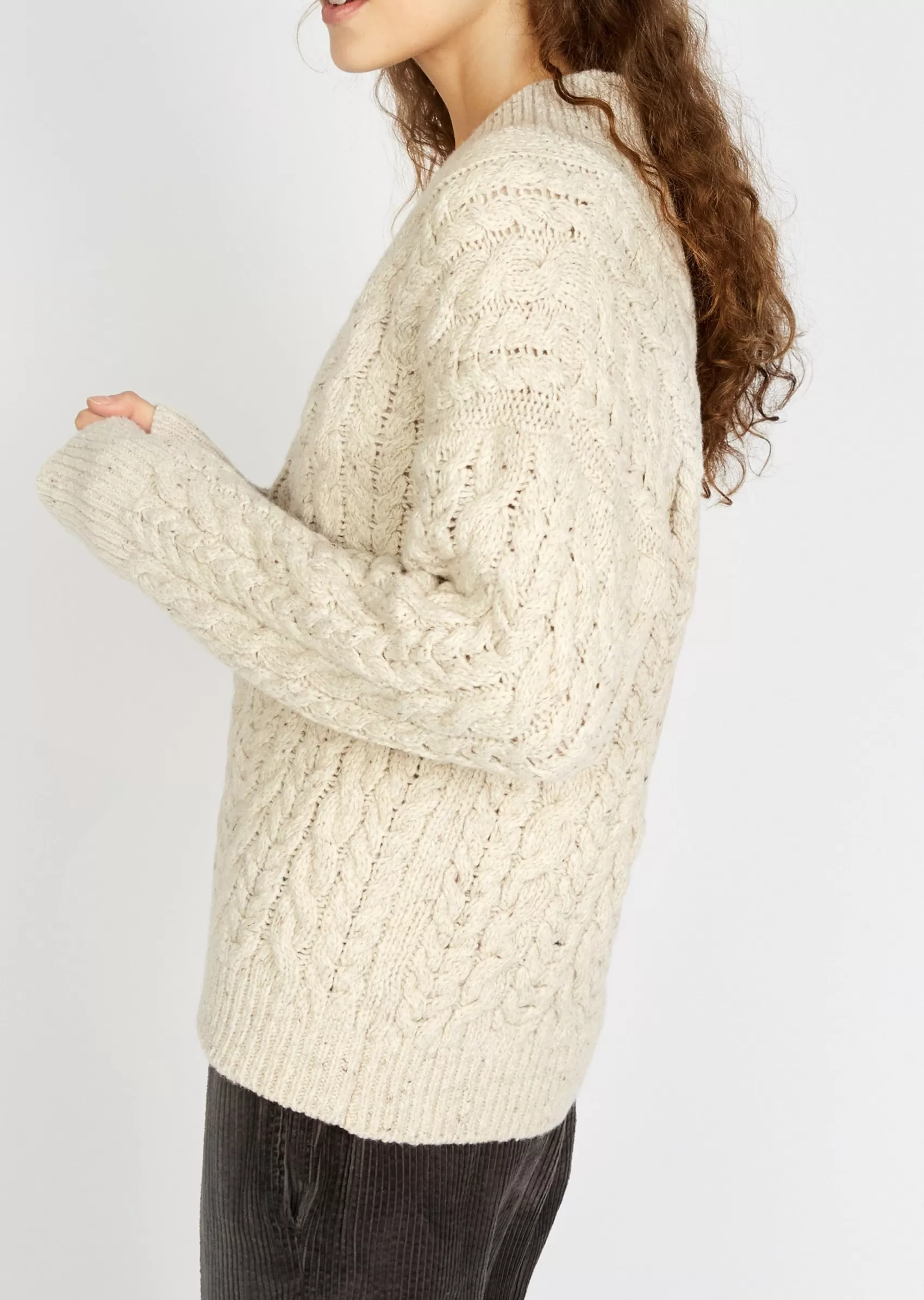 Aran Sweaters^Irelands Eye Knitwear IrelandsEye Cable V-neck Aran Sweater | Chalkstone