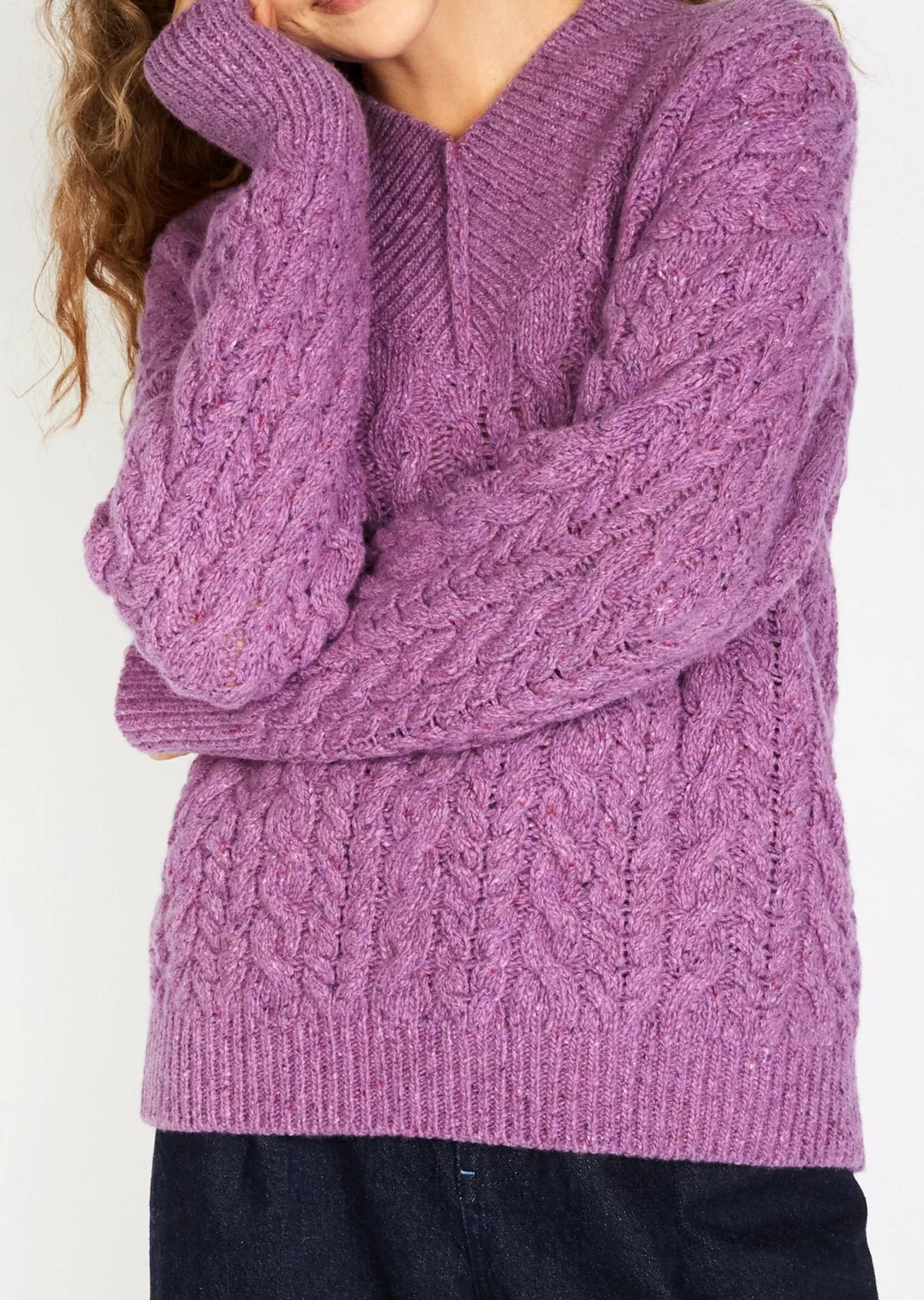 Aran Sweaters^Irelands Eye Knitwear IrelandsEye Cable V-neck Aran Sweater | Orchid