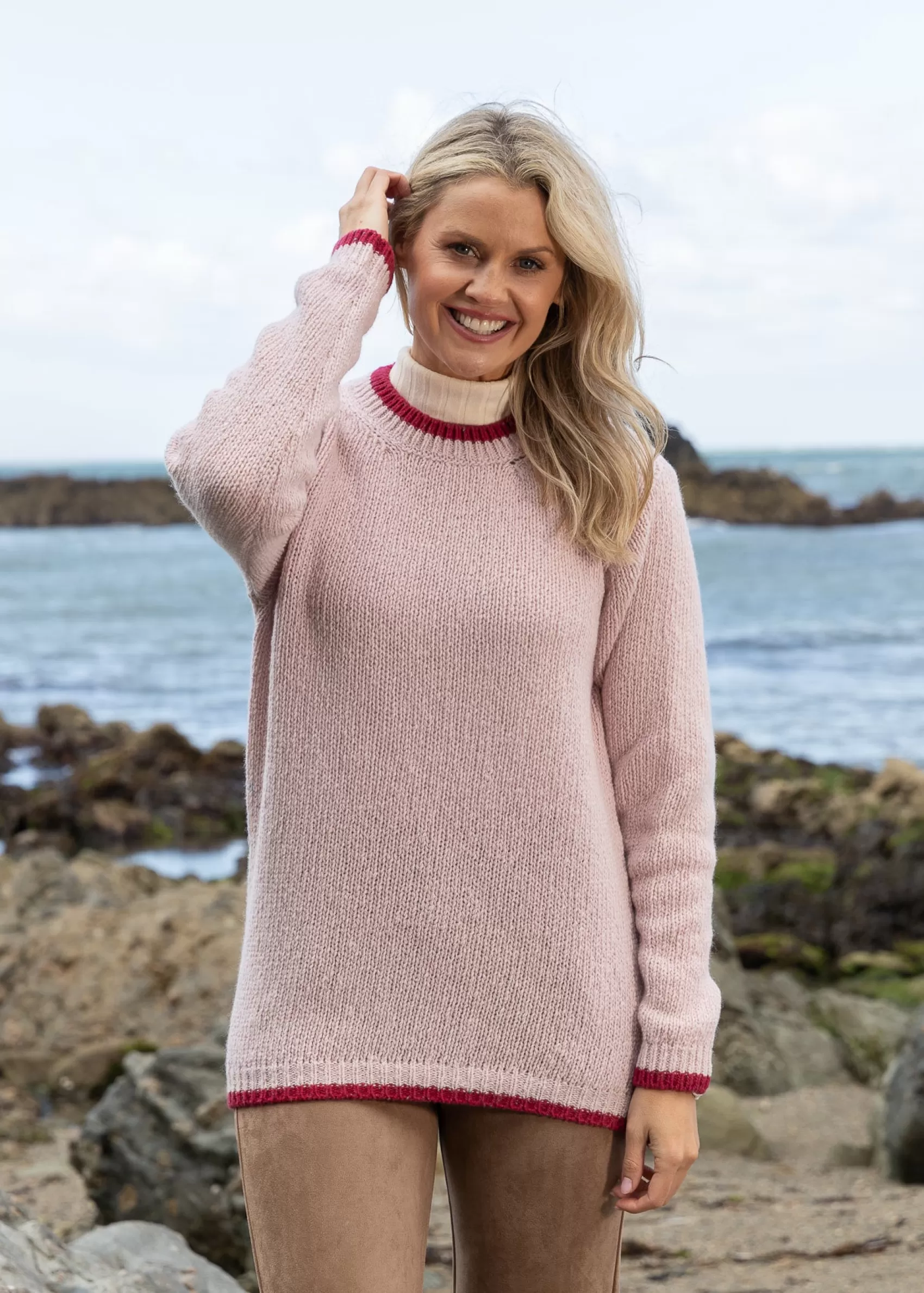 Aran Sweaters^Irelands Eye Knitwear IrelandsEye Slaney Crew Neck Sweater | Pink Mist