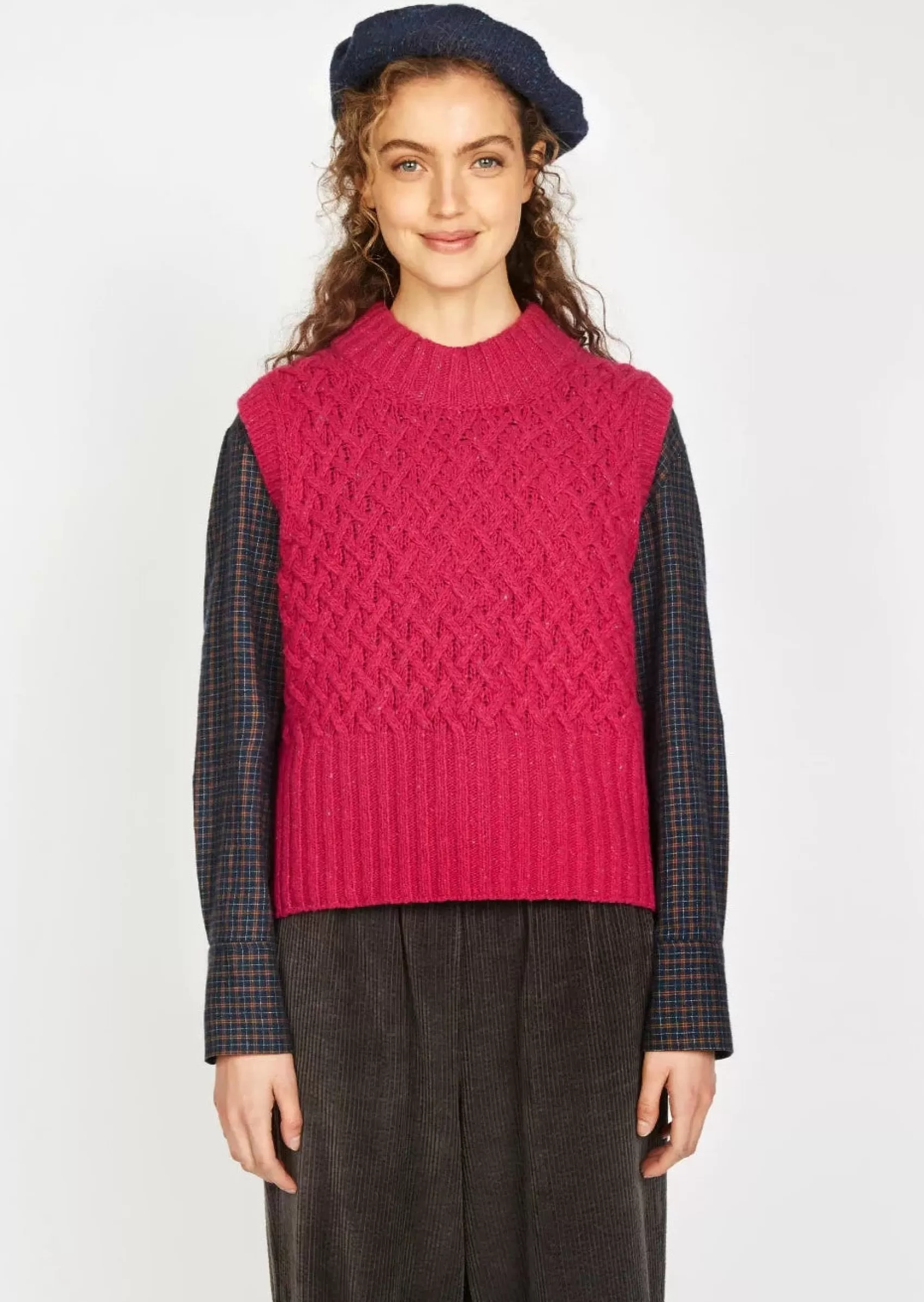 Aran Sweaters^Irelands Eye Knitwear IrelandsEye Trellis Cropped Vest - Bramble Berry