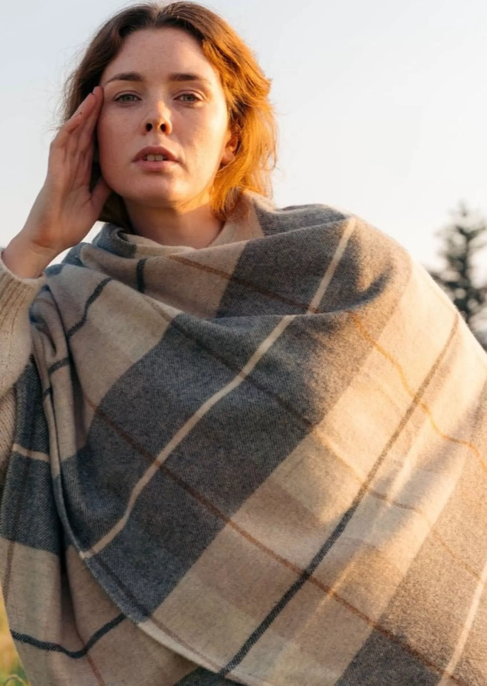 Ponchos / Capes / Shawls^John Hanly Lambswool Cape | Rust Cream & Brown Mix