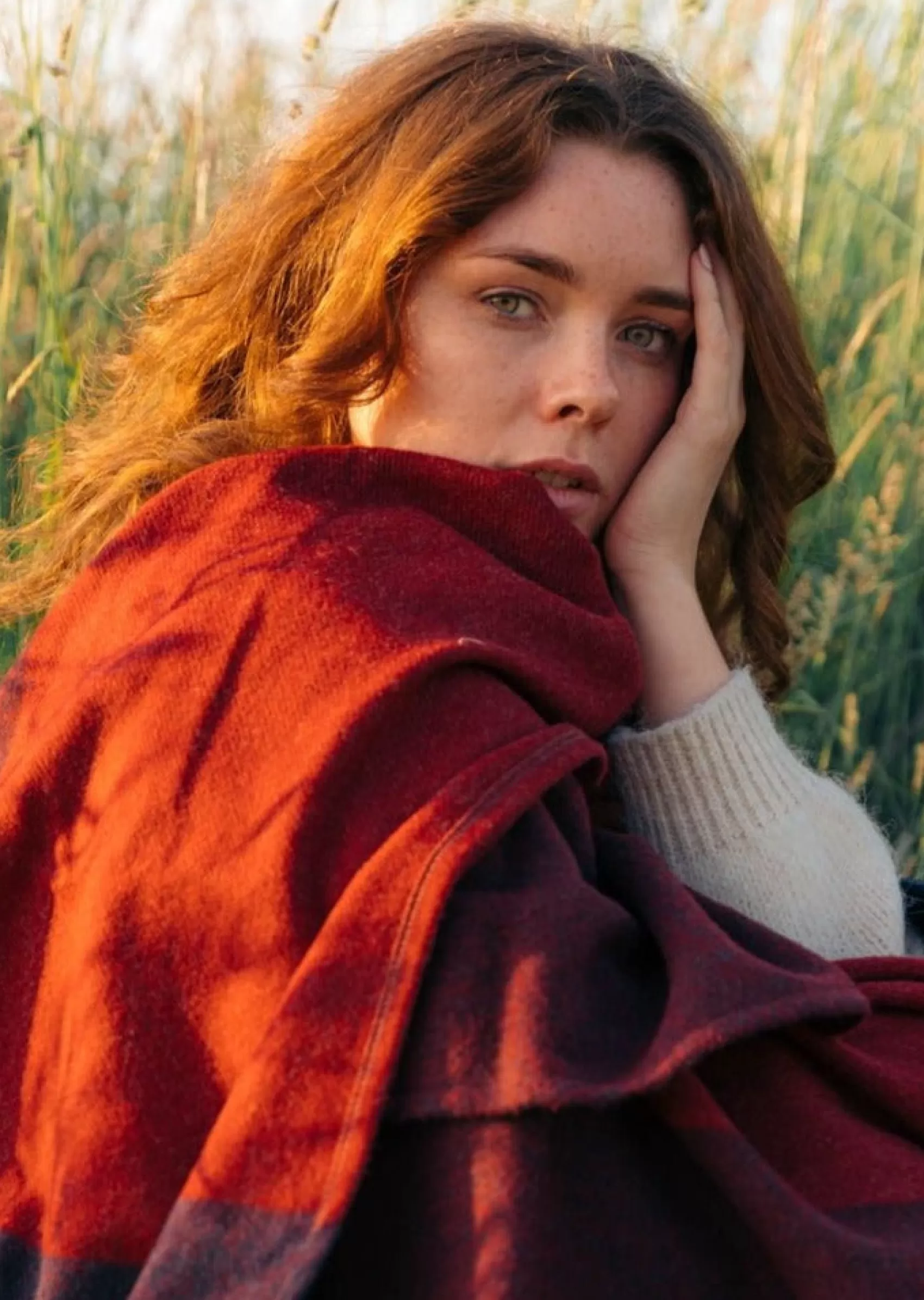 Ponchos / Capes / Shawls^John Hanly Lambswool Cape | Rust Wine Block