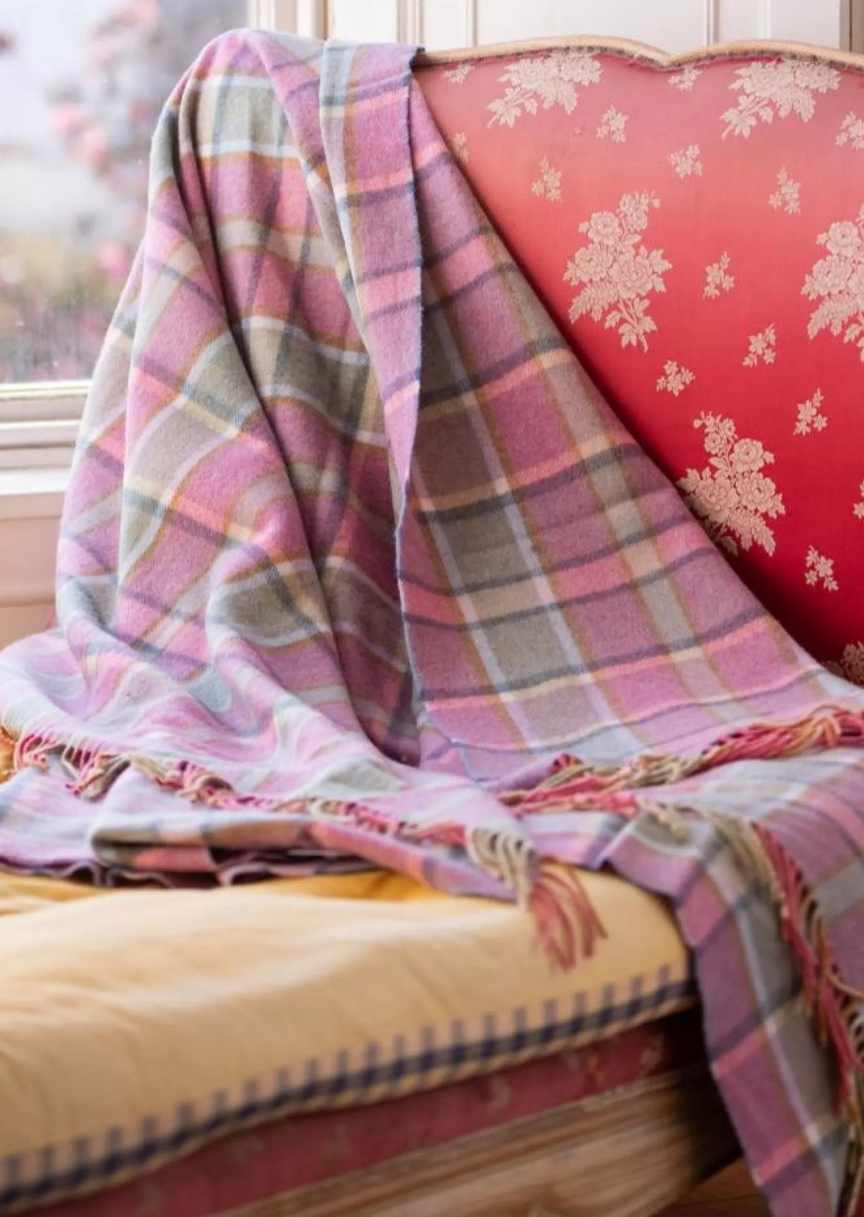 Blankets & Throws | Lambswool Blankets^John Hanly Soft Pink Check Throw