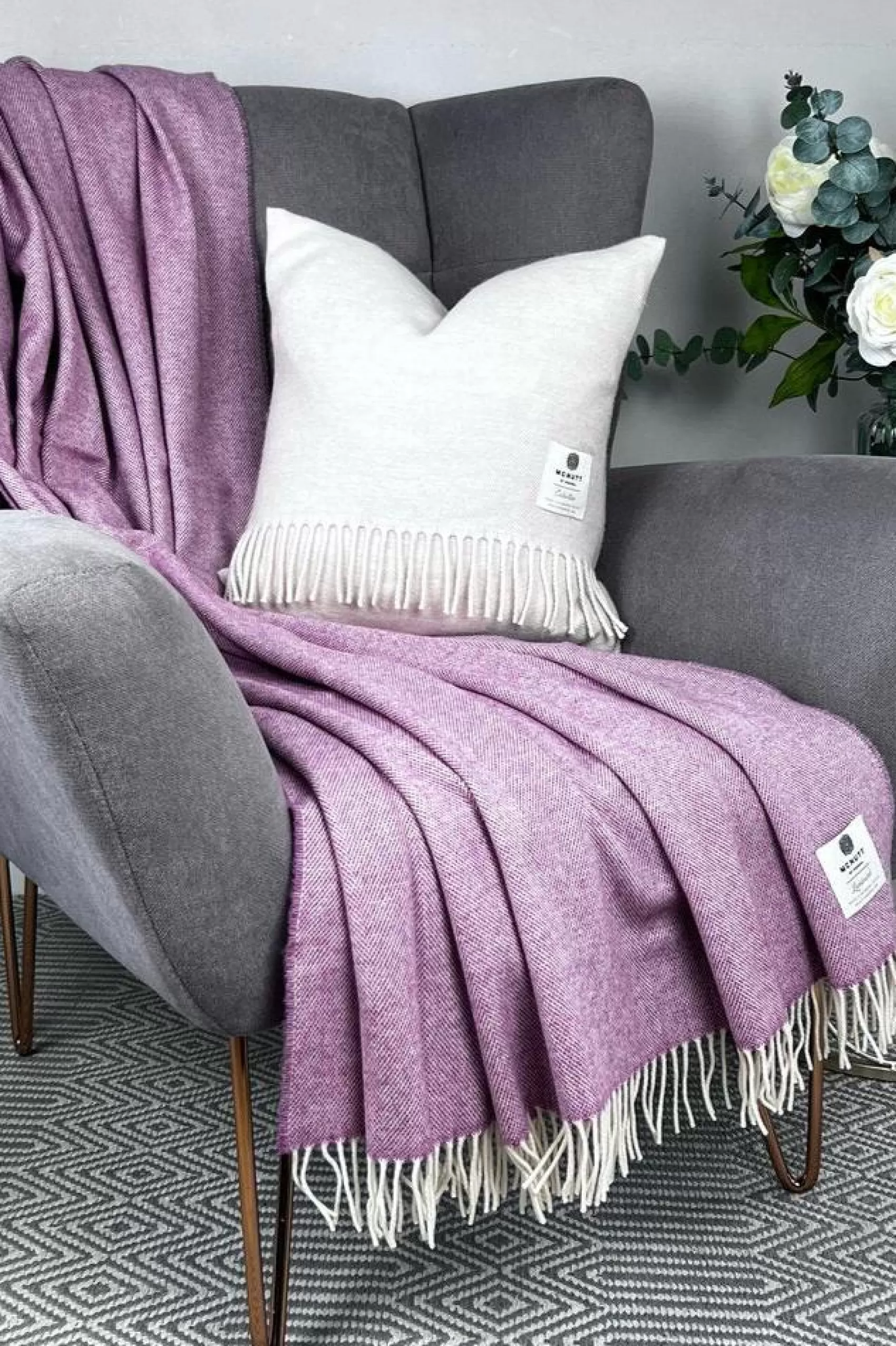 Blankets & Throws | Lambswool Blankets^Mcnutt Of Donegal McNutt Lambswool Supersoft Blanket | Spotted Pink