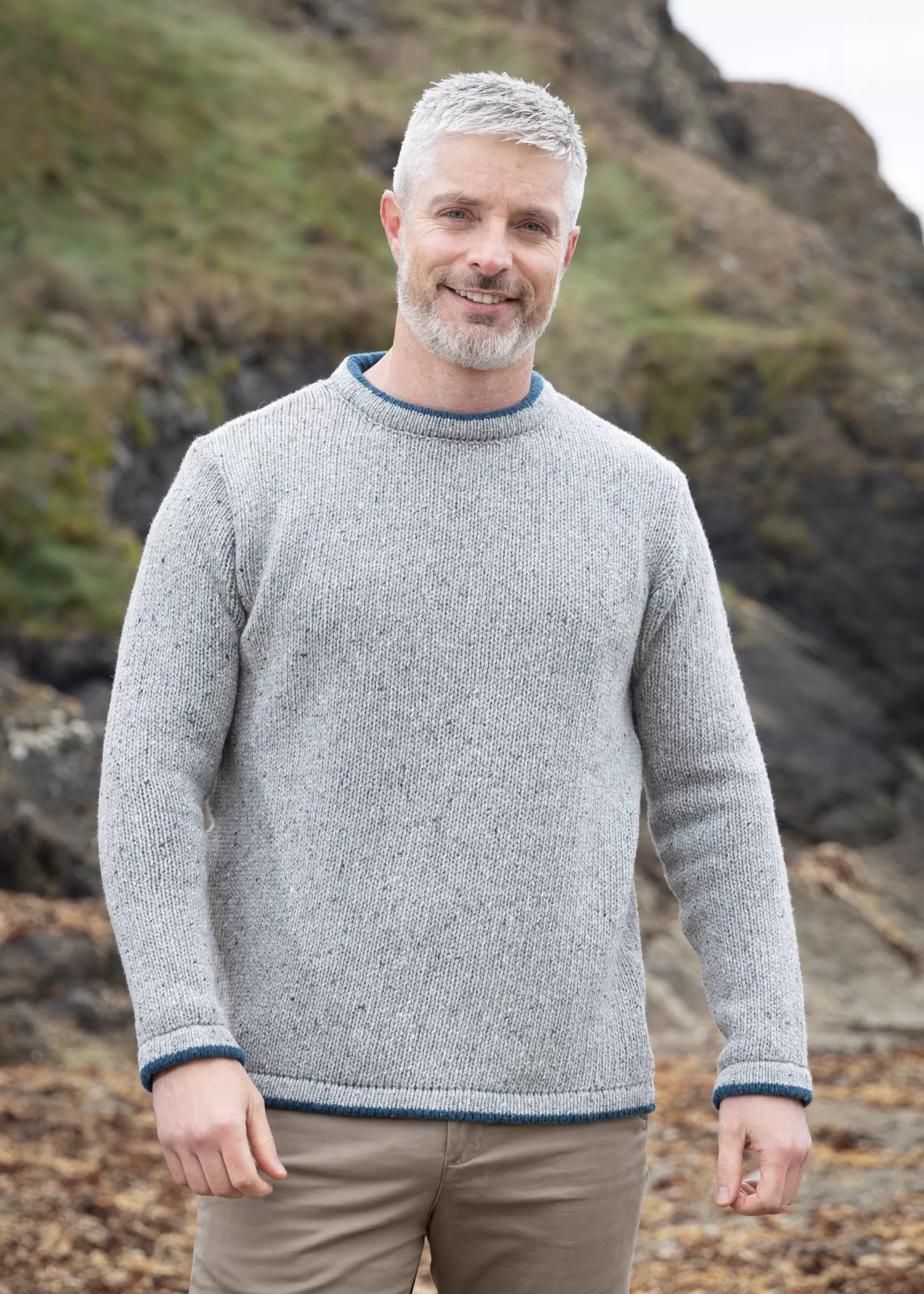 Aran Sweaters^Irelands Eye Knitwear Men's Roundstone Sweater | Light Grey