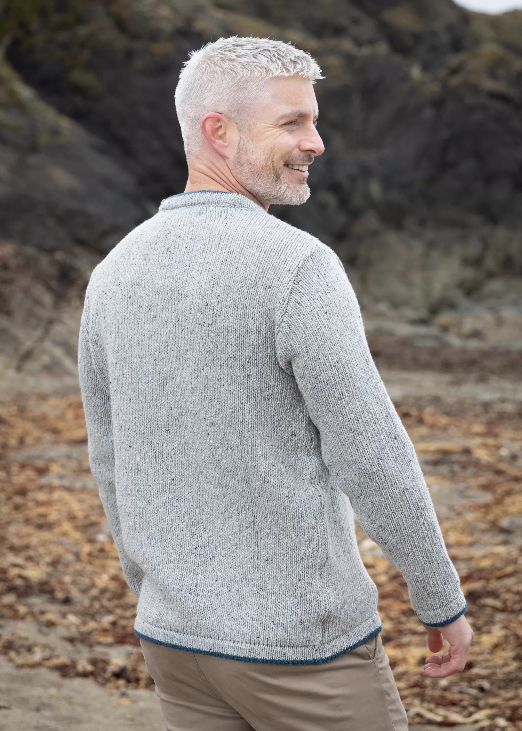 Aran Sweaters^Irelands Eye Knitwear Men's Roundstone Sweater | Light Grey