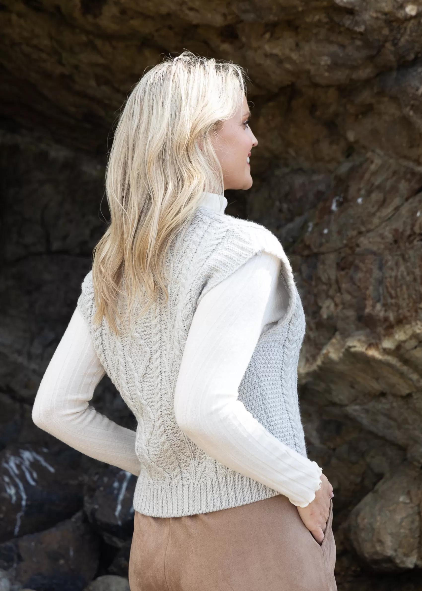 Aran Sweaters^Irelands Eye Knitwear Women's V Neck Aran Vest | Silver Marl